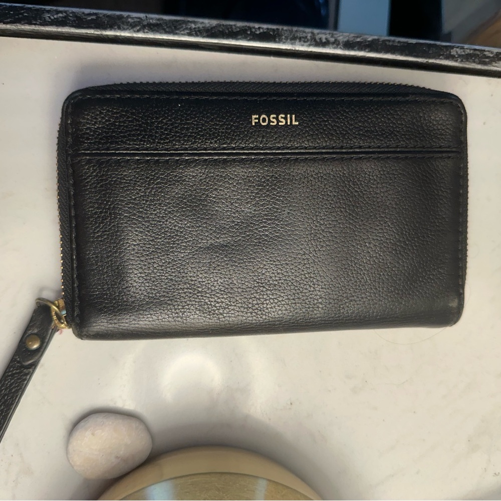 Fossil Black Leather Zip Wallet